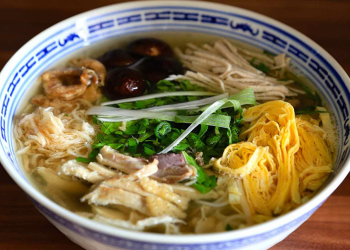 Hanoi-style chicken noodle soup Bún thang