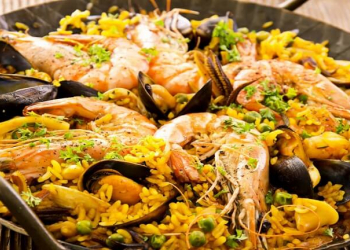 Cơm xào hải sản Paella