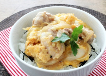 Cơm gà và trứng Oyakodon