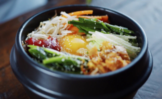 Cơm trộn Bibimbap Hàn Quốc