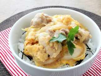 Cơm gà và trứng Oyakodon